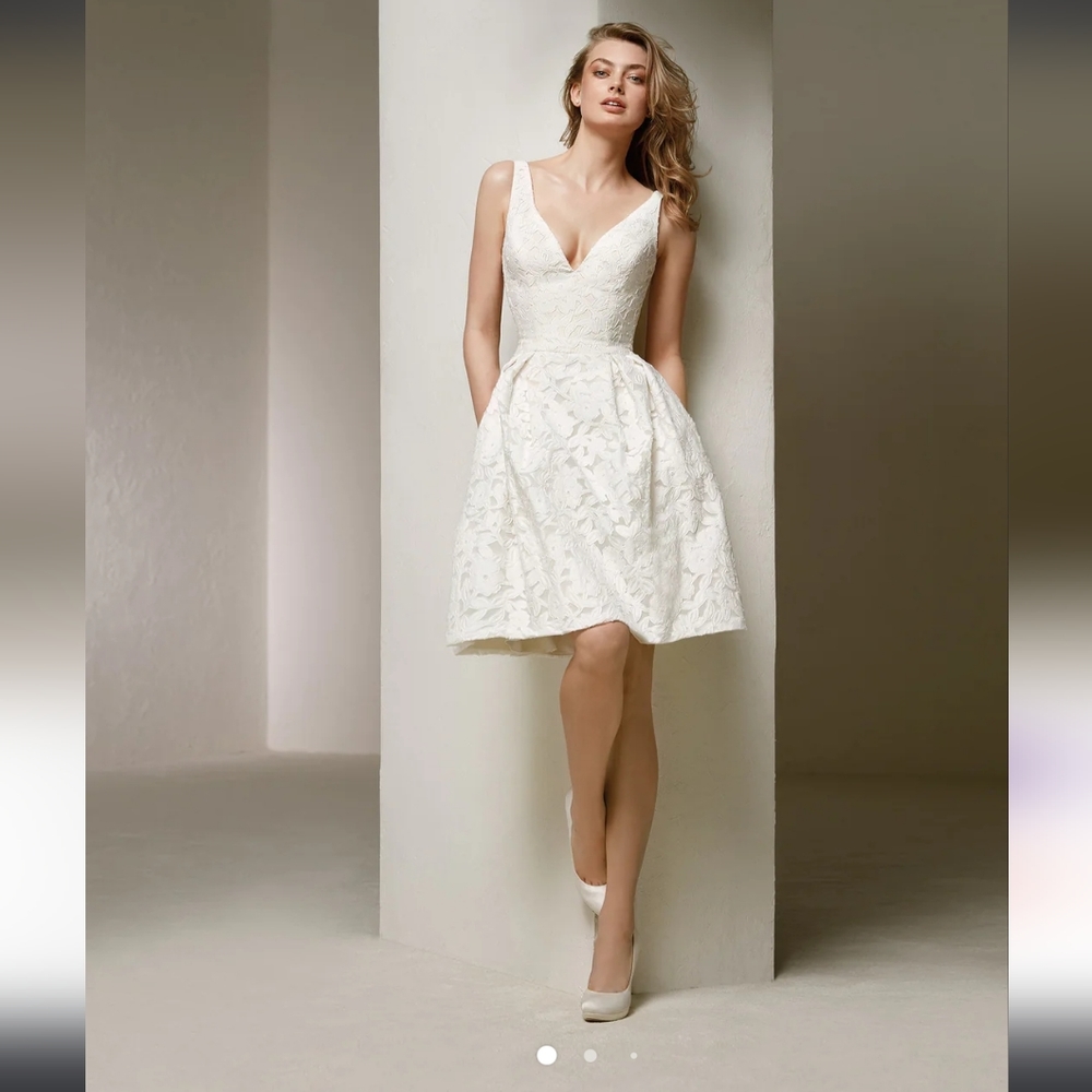 NWT Pronovias Deina short white dress